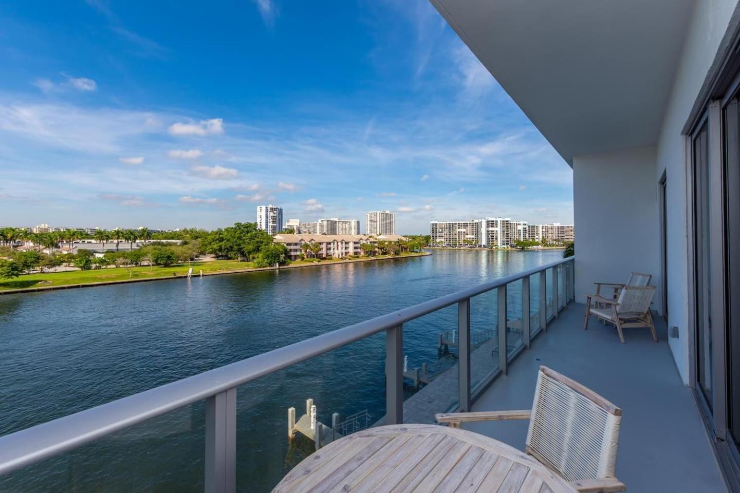 Amazing Apartments At H Beach House Голлівуд Екстер'єр фото