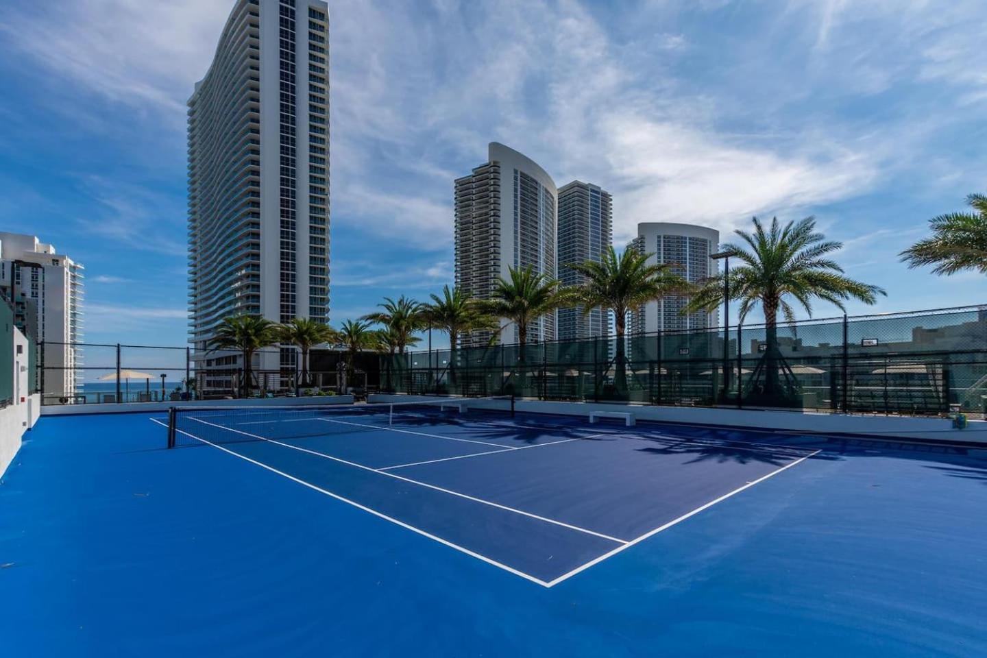 Amazing Apartments At H Beach House Голлівуд Екстер'єр фото