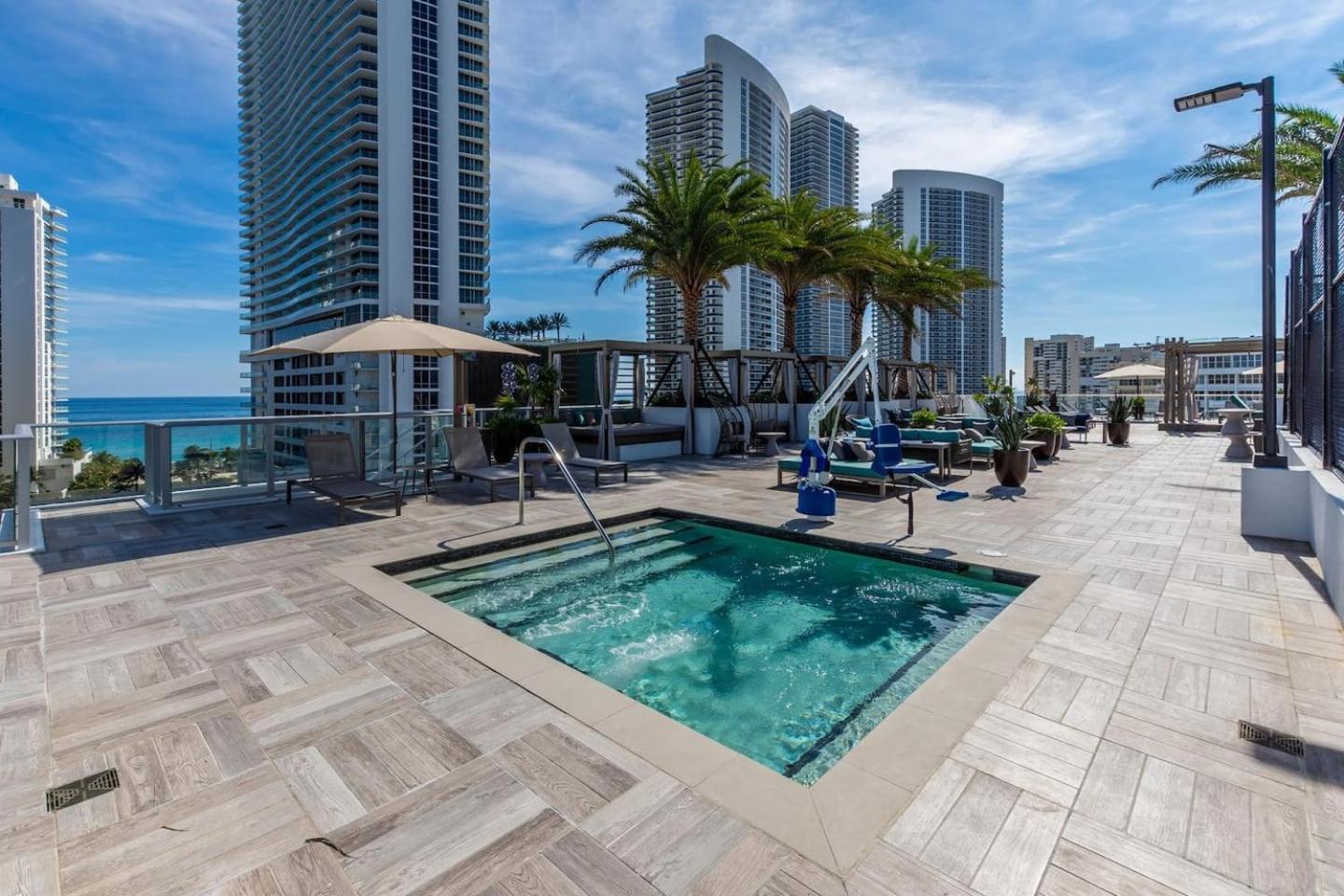 Amazing Apartments At H Beach House Голлівуд Екстер'єр фото