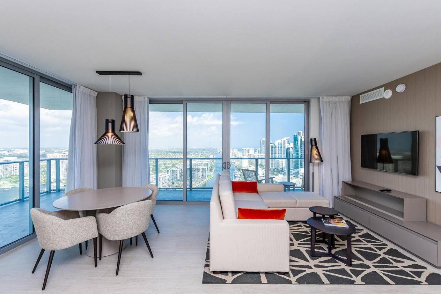 Amazing Apartments At H Beach House Голлівуд Екстер'єр фото