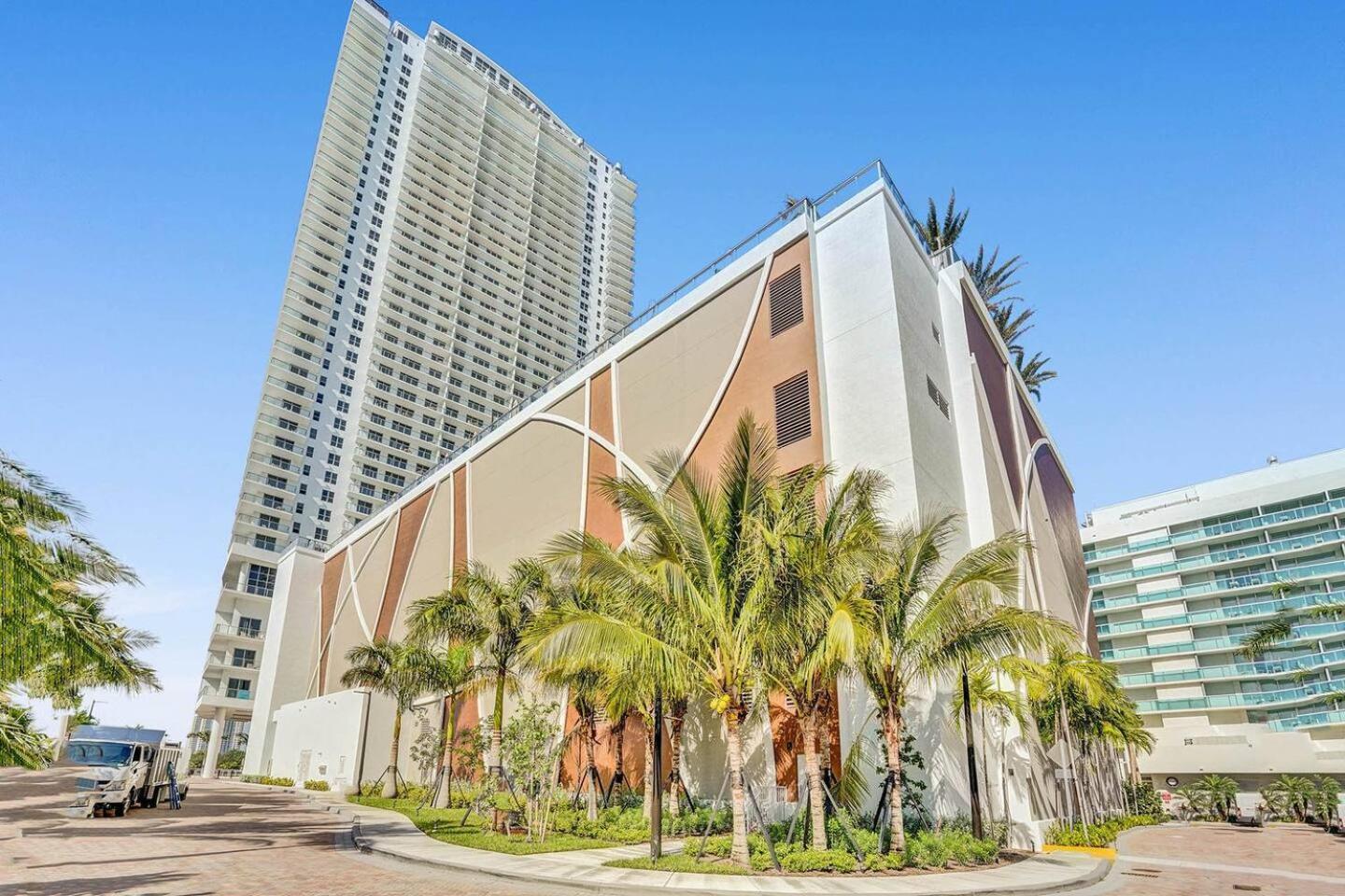 Amazing Apartments At H Beach House Голлівуд Екстер'єр фото