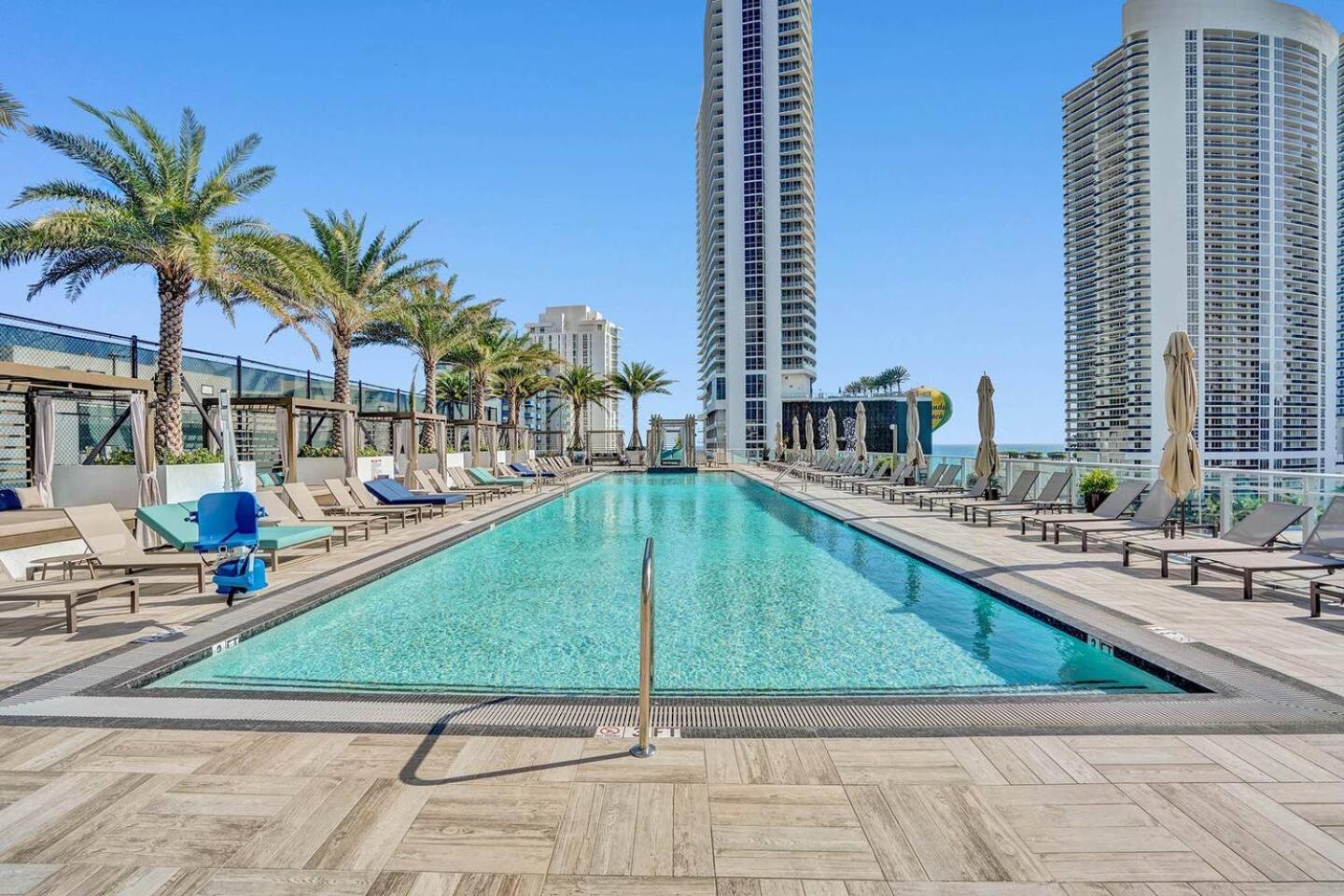 Amazing Apartments At H Beach House Голлівуд Екстер'єр фото