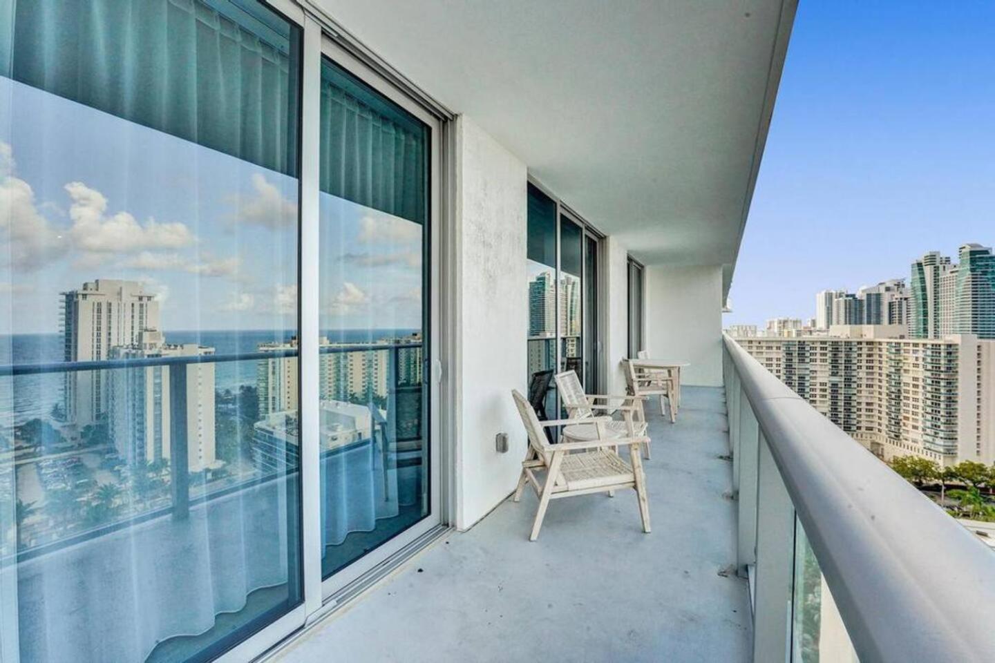 Amazing Apartments At H Beach House Голлівуд Екстер'єр фото