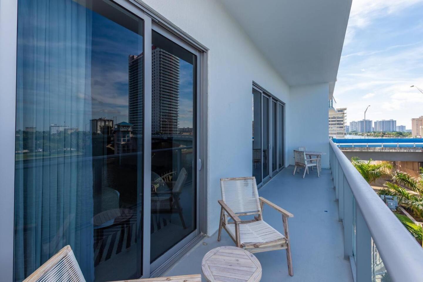 Amazing Apartments At H Beach House Голлівуд Екстер'єр фото