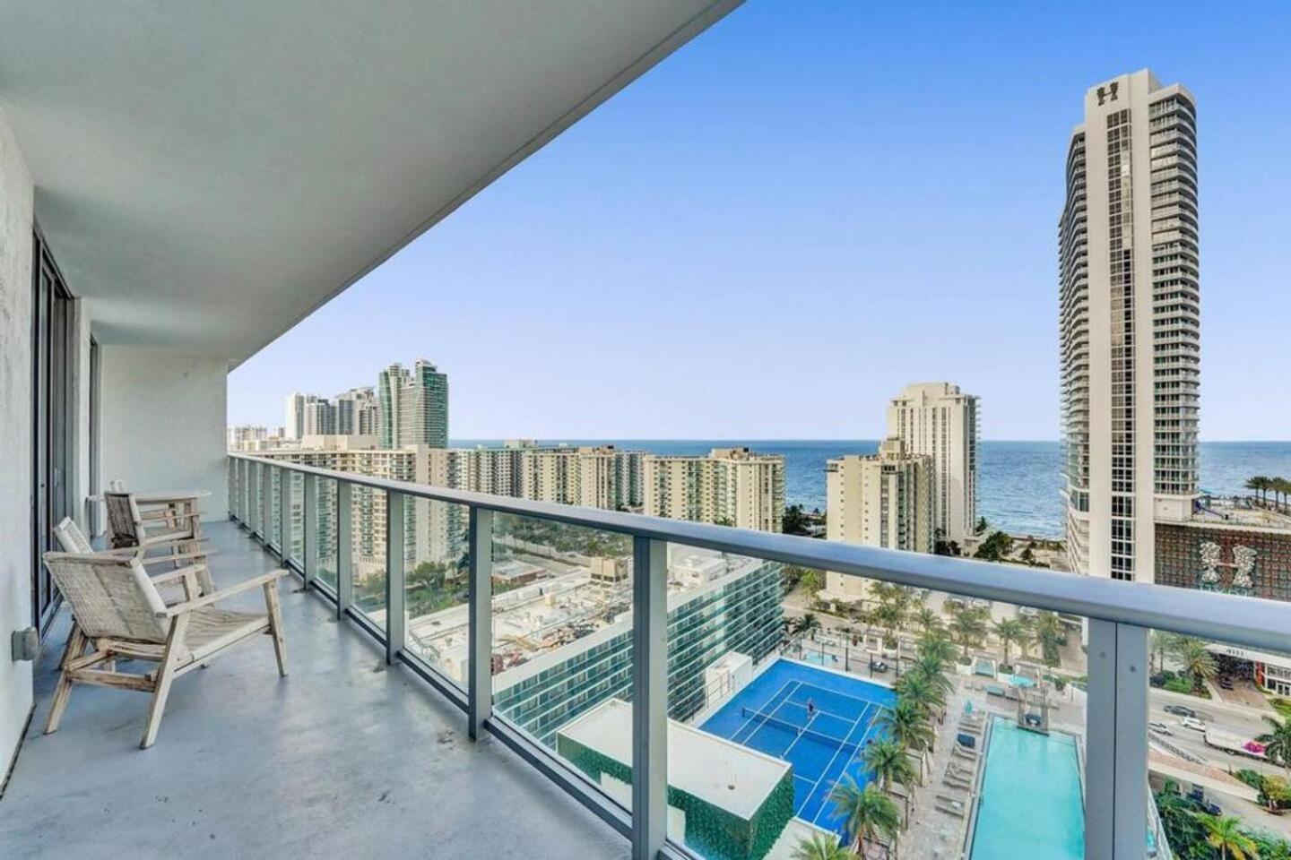 Amazing Apartments At H Beach House Голлівуд Екстер'єр фото